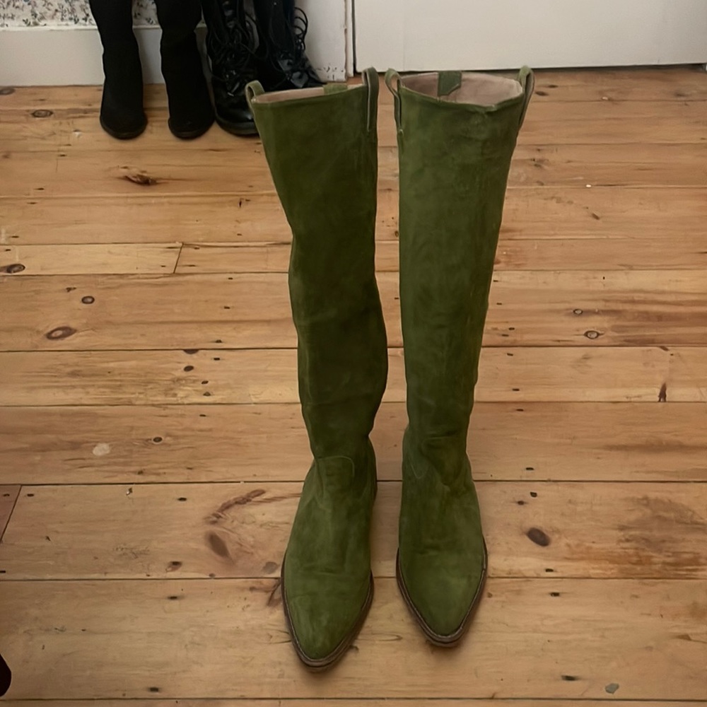 Jim Barnier tall green suede boots